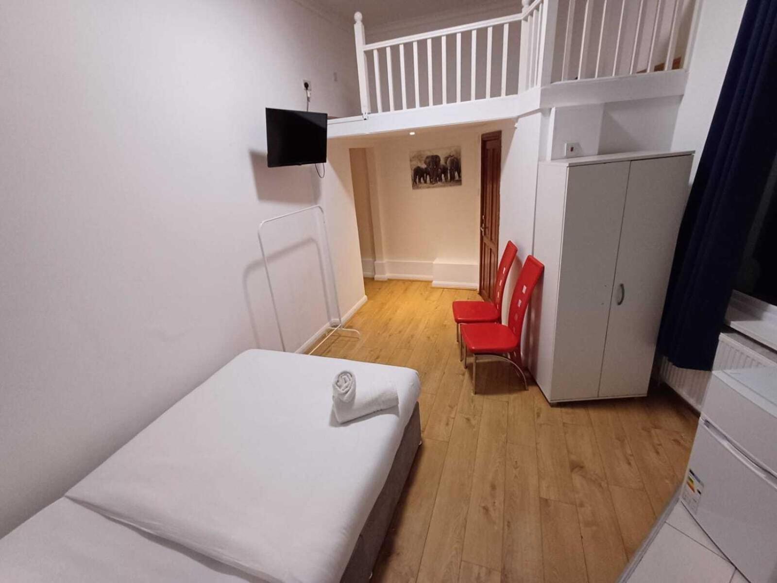 Modern Studios Queenspark Londres Chambre photo