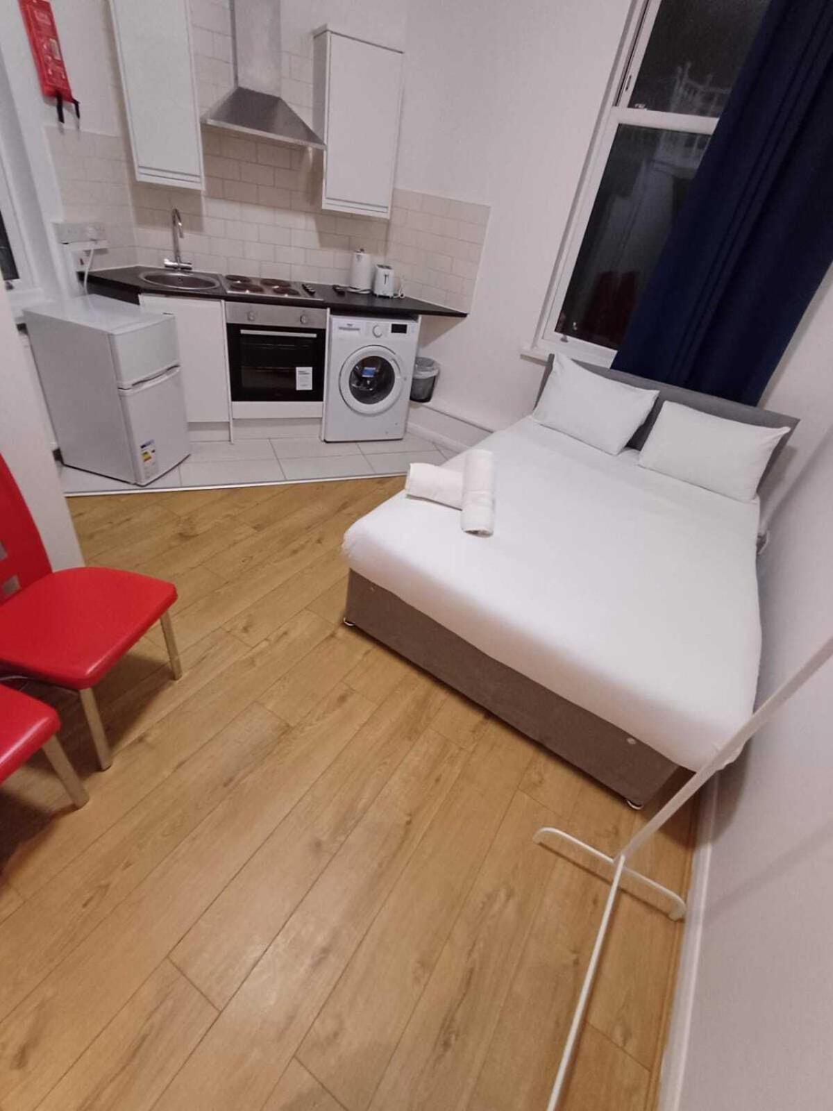 Modern Studios Queenspark Londres Chambre photo