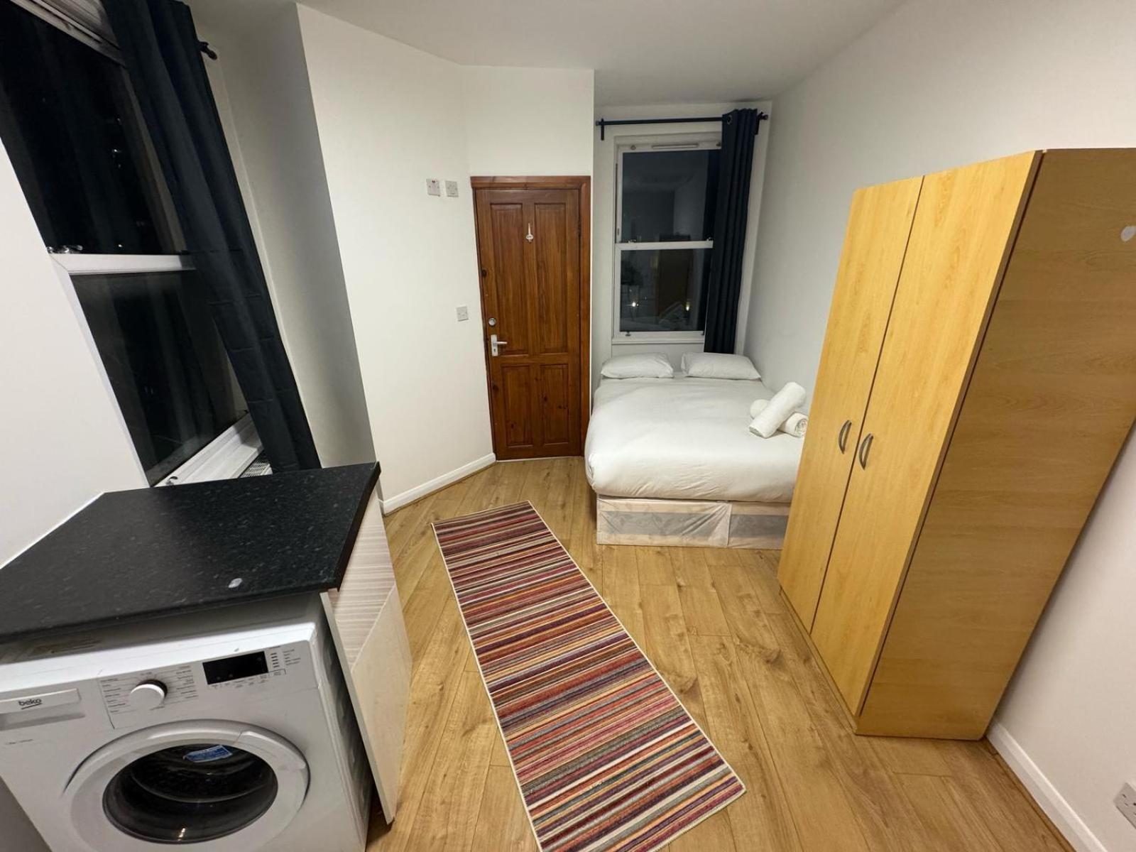 Modern Studios Queenspark Londres Chambre photo