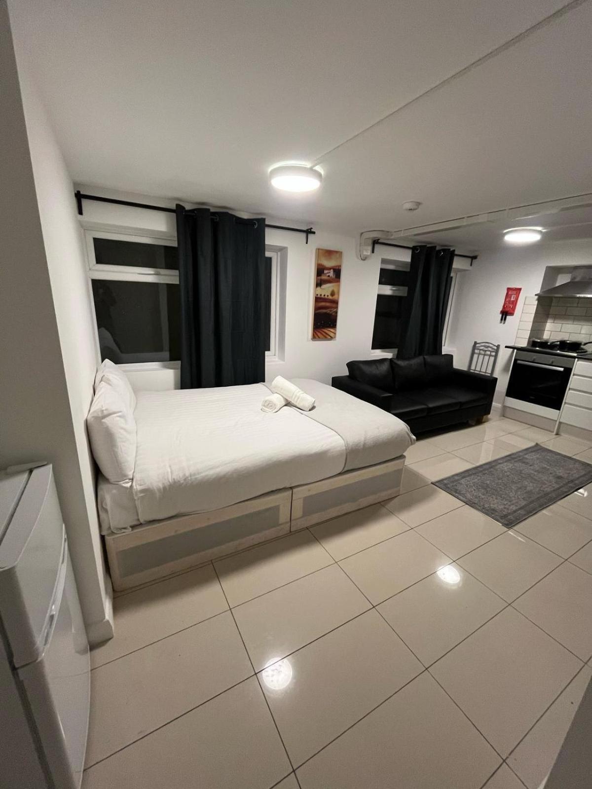 Modern Studios Queenspark Londres Chambre photo
