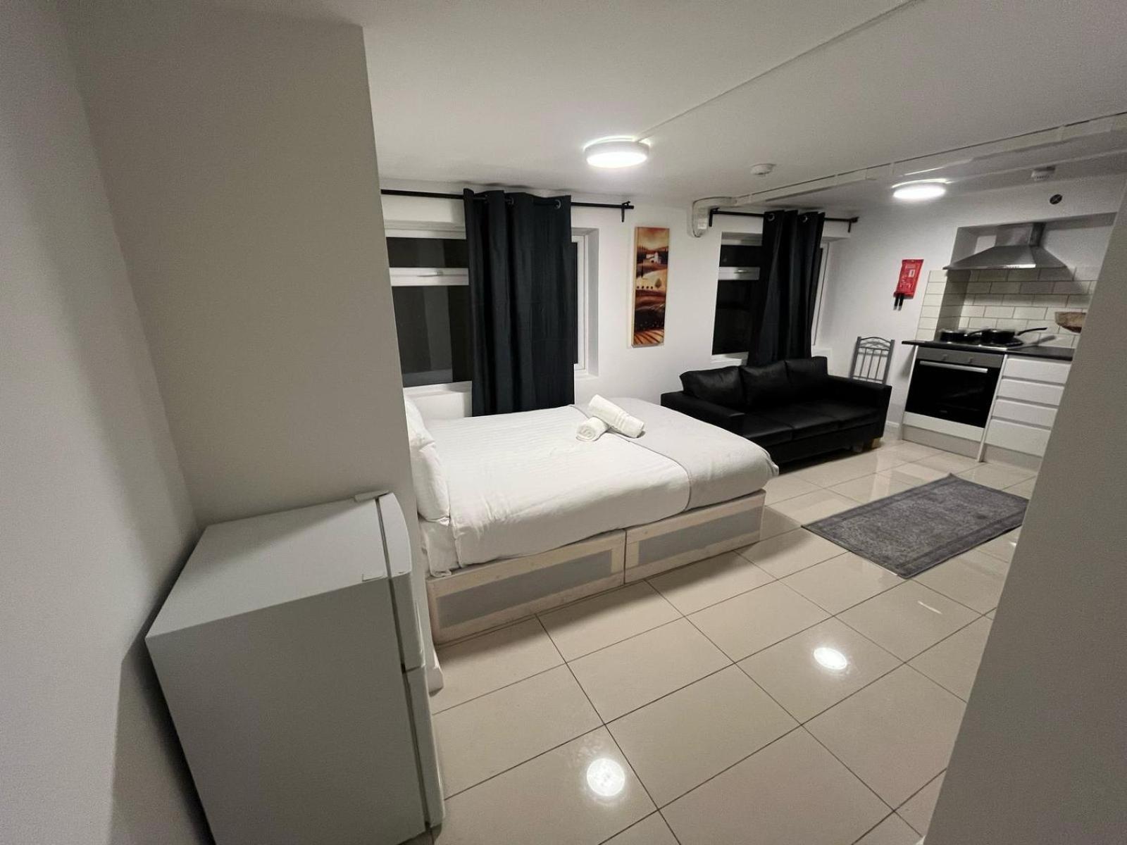 Modern Studios Queenspark Londres Chambre photo